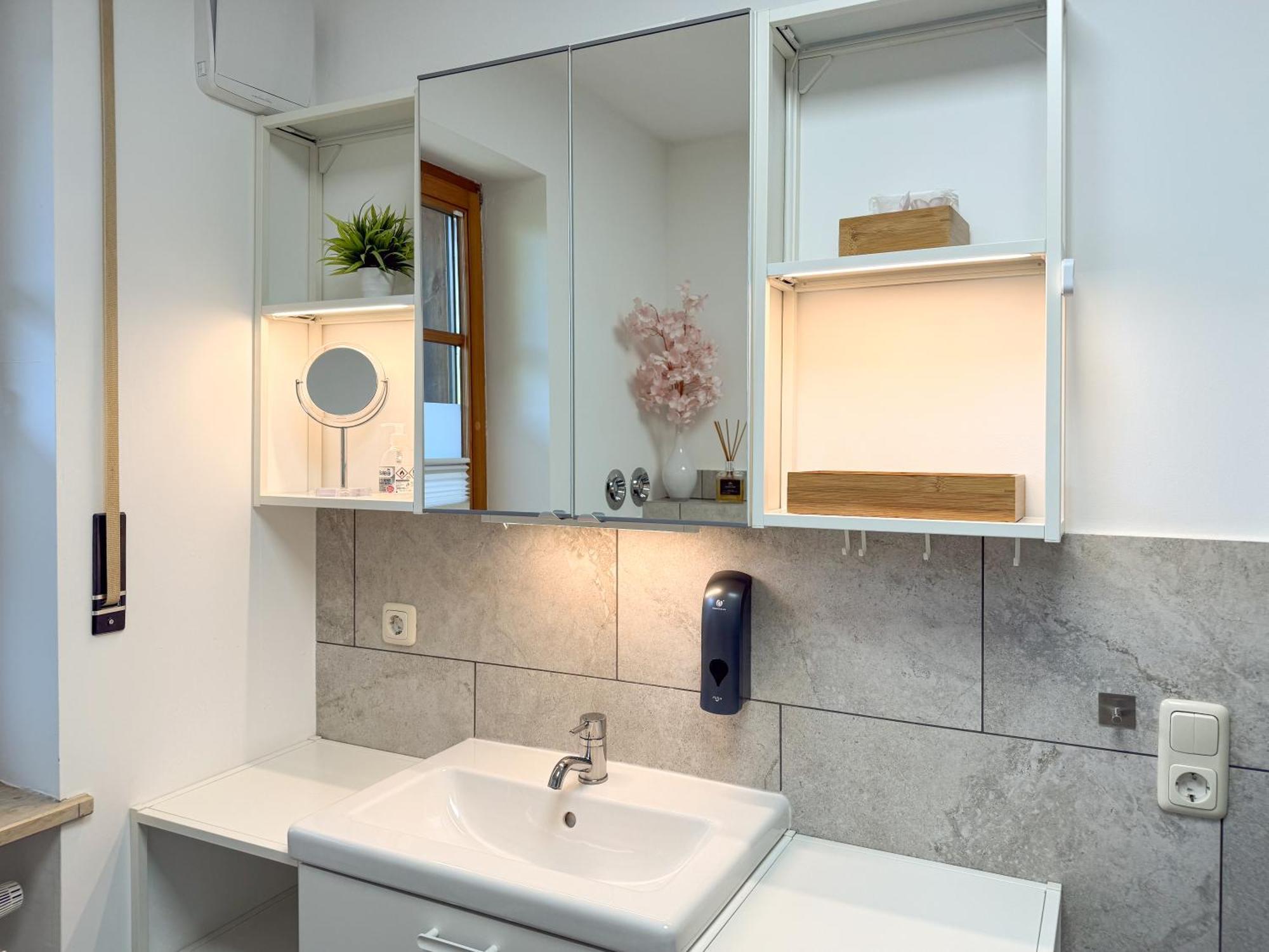 Apartment Wohlfuehlplatzl - Urgemuetlich & Ruhig Vogtareuth 외부 사진